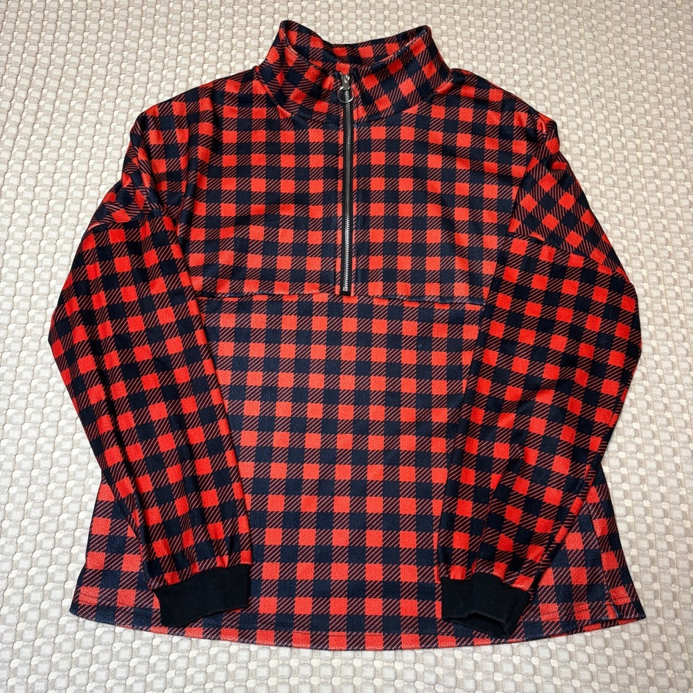 Crazy Train Women’s medium buffalo plaid pull over. Red and black
